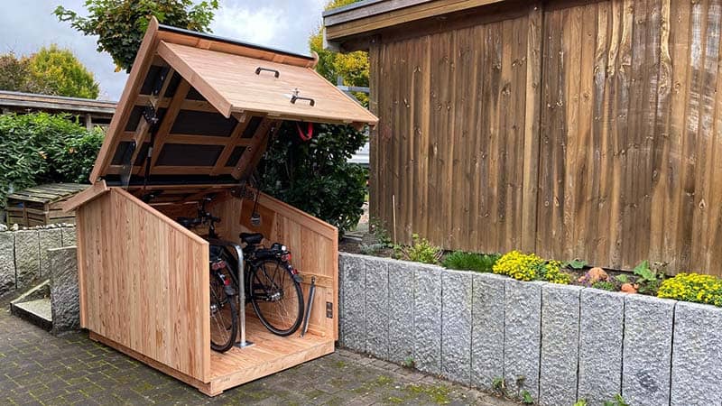 Fahrradgarage mit Sicherheits-Anlehnbügel für E-Bikes